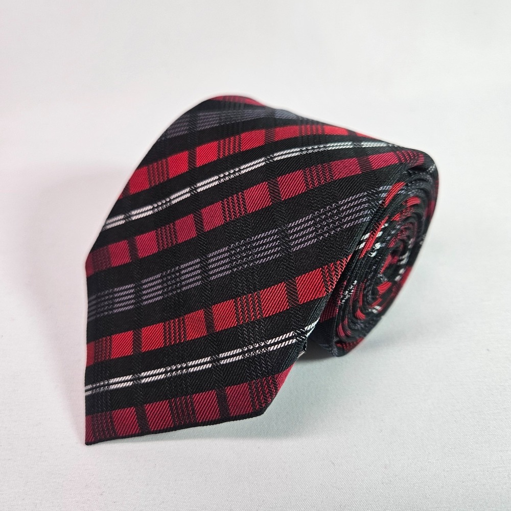 Le Chateau 100% Silk Men Tie Geometric Red Black 3.25" x 59.5"